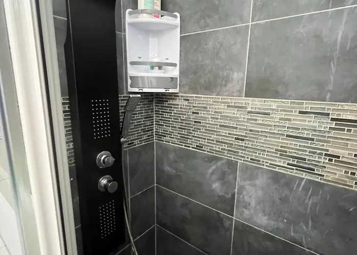 Xanthis Centre 旅馆 *