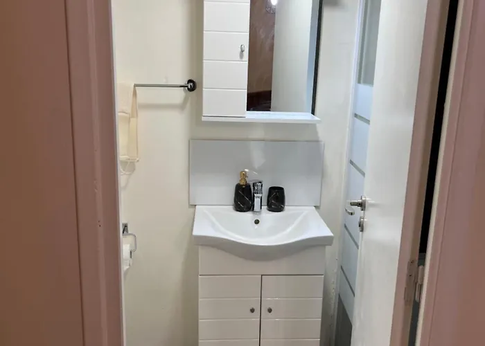 Xanthis Centre 旅馆 *