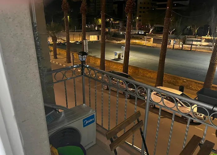 Xanthis Centre 旅馆 *