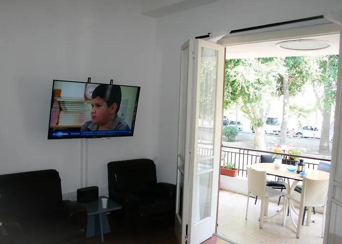 Xanthis Centre 旅馆 *