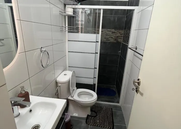 Xanthis Centre Хостел Никосия